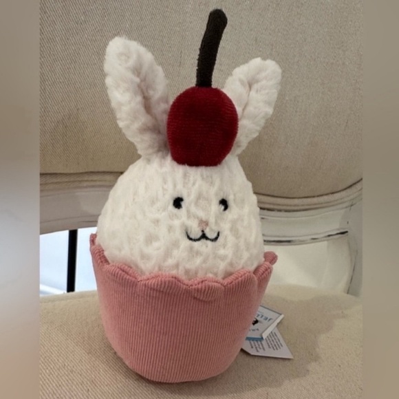 Retired NWT Jellycat NWT Dainty Dessert Bunny Cupcake Authentic - Picture 2 of 12